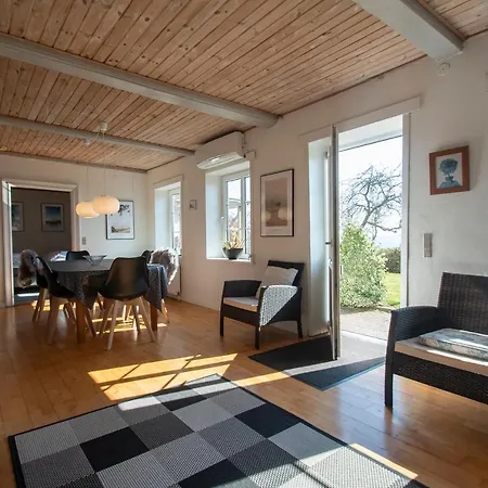 Strandhuset Holiday home *