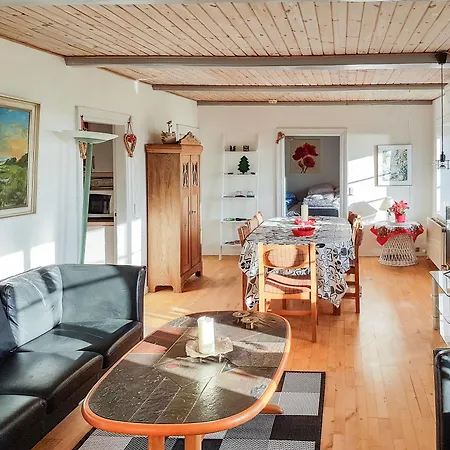 Strandhuset Holiday home *